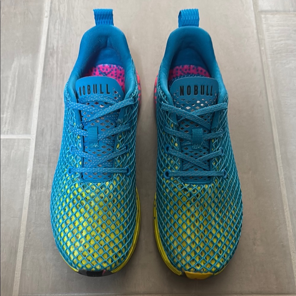 NOBULL Glitch mesh runners